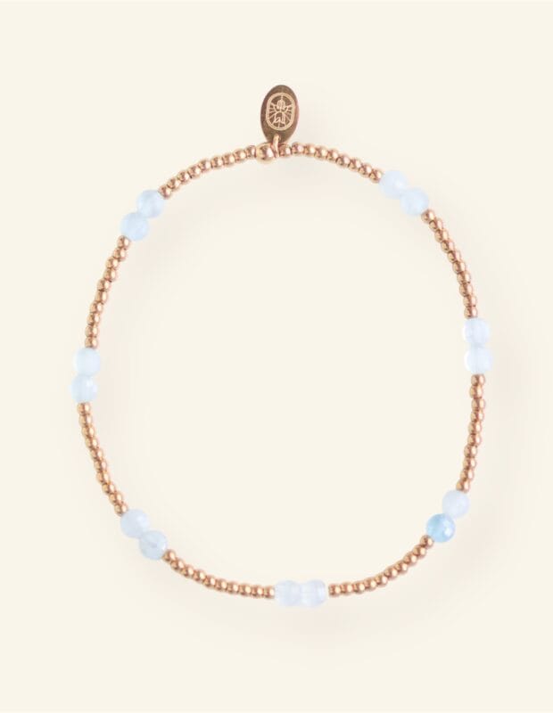 Handgemaakte stainless steel sieraden van Mable Happiness, met kleurrijke stenen die elke outfit opvrolijken