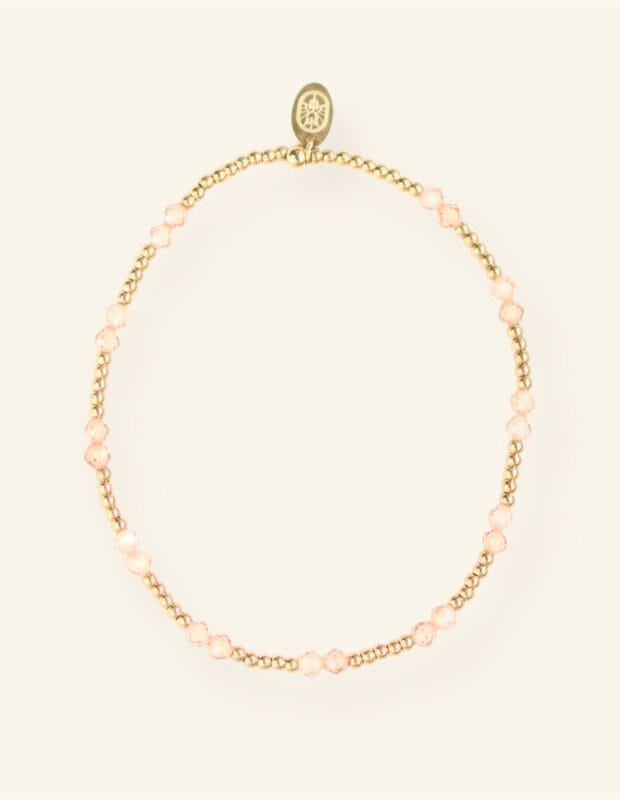 Handgemaakte stainless steel sieraden van Mable Happiness, met kleurrijke stenen die elke outfit opvrolijken