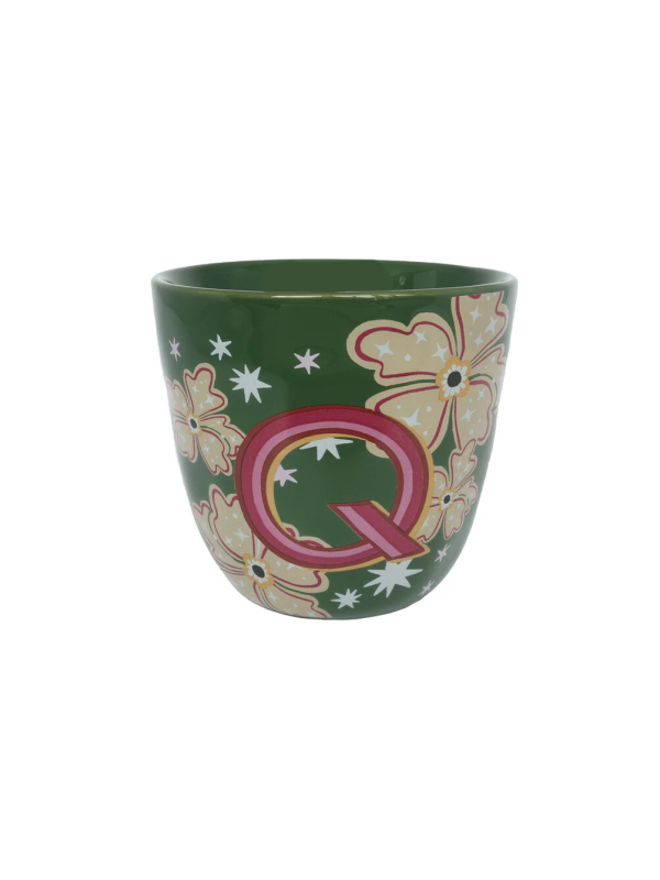 Keramische mok met de letter Q van All the Luck in the World, ideaal voor een gepersonaliseerd cadeau of dagelijks gebruik