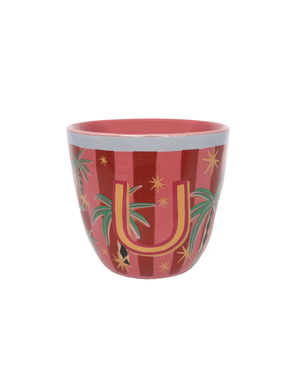 Keramische mok met de letter U van All the Luck in the World, ideaal voor een gepersonaliseerd cadeau of dagelijks gebruik