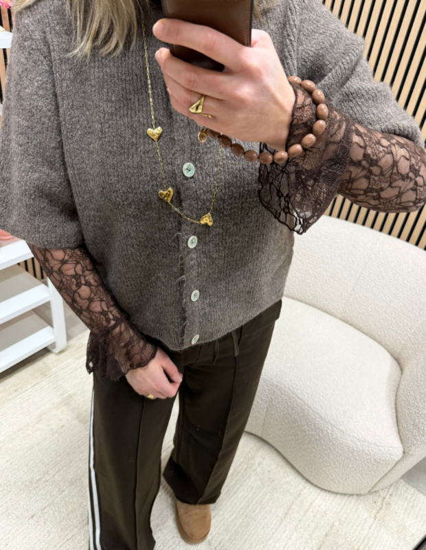 Bruine Lace top onder een bruin vest met korte mouw - So Lucky