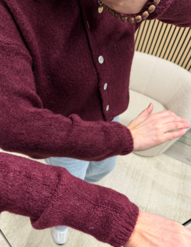 Burgundy vestje detail stof – So Lucky