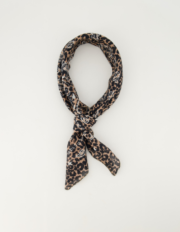 Sjaal Astrid Leopard geknoopt – So Lucky