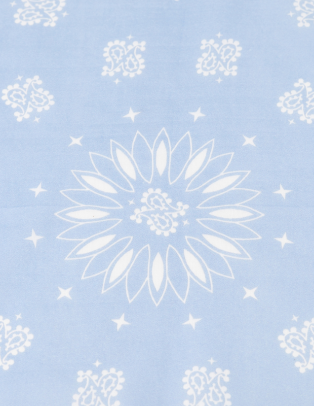 Sjaal Astrid Lichtblauw detail van de stof – So Lucky