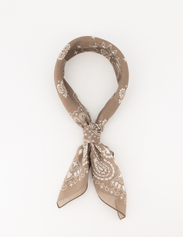 Sjaal Astrid Taupe geknoopt – So Lucky