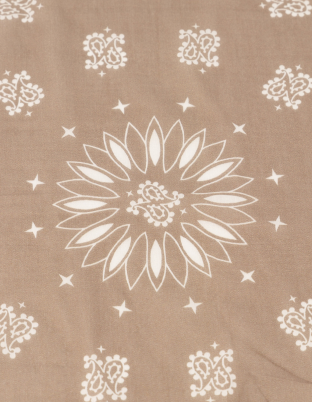 Sjaal Astrid Taupe detail van de stof – So Lucky