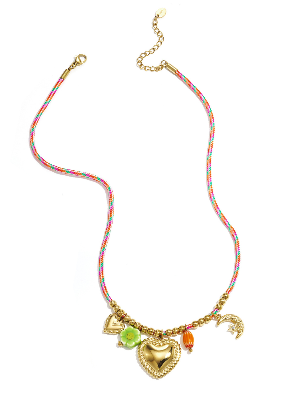 Kleurrijke koord ketting met hart, bloem en maan bedels. Kleurrijke koord ketting met hart, bloem en maan bedels - So Lucky
