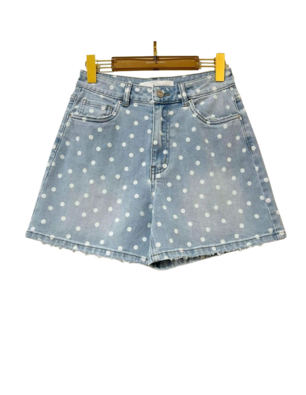 • lichtblauwe denim short met witte polka dots detail – So Lucky