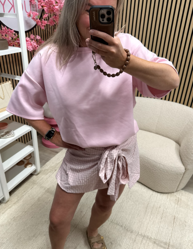 Model draagt lichtroze Top Anne - So Lucky