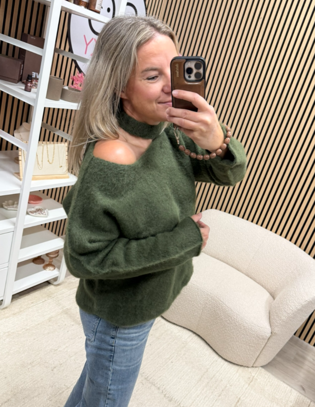Oversized trui Mir kaki gedragen op een jeans - So Lucky